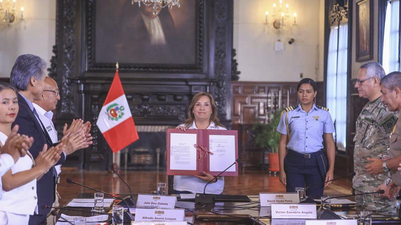 Presidenta Dina Boluarte Presidenta Dina Boluarte