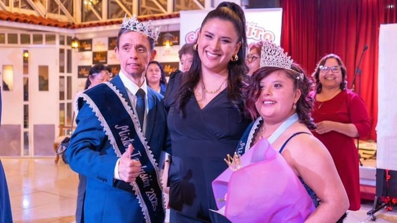pueblo libre personas con discapacidad desfile de modas