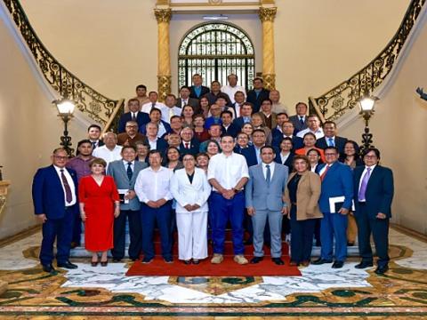 presidente jerí sindicales presidente josé jerí dirigentes sindicales diálogo