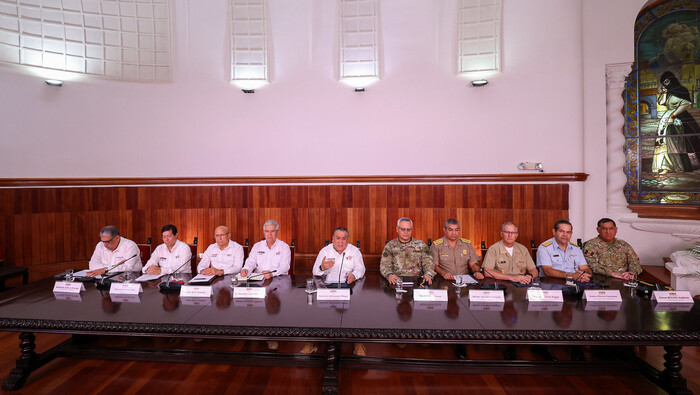 cuarto de guerra adrianzén premier